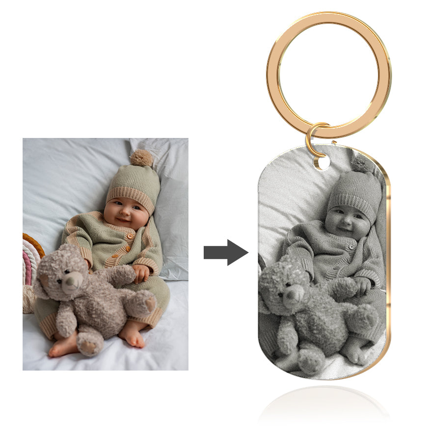 Custom gold oval keychain with a beautiful child's photo β Personalised engraved gift