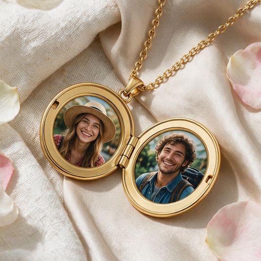 Personalised Vintage Photo Locket Necklace with Custom Engraving — Stainless Steel Round Opening Medallion Gift for Her, Mum, Wife